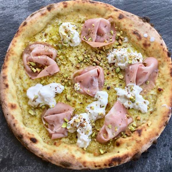 La Mortazza, la pizza di Ciccio Pizza a Palazzolo sull'Oglio